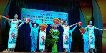 Họp mặt văn nghệ sĩ tiêu biểu các dân tộc thiểu số năm 2021