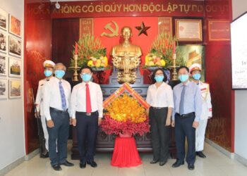Đến thăm “Nhà lưu niệm Bác Hồ” nhân kỷ niệm 110 năm ngày Bác Hồ ra đi tìm đường cứu nước (05/6/1911 – 05/6/2021)