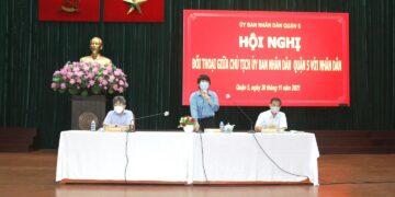 Chủ tịch Uỷ ban nhân dân Quận 5 đối thoại với nhân dân