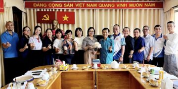 CHI BỘ TRUNG TÂM VĂN HÓA QUẬN 5 TỔ CHỨC SINH HOẠT CHI BỘ THÁNG 12 VÀ CHÚC MỪNG CÁC ĐỒNG CHÍ CÓ NGÀY KẾT NẠP ĐẢNG TRONG QUÝ IV NĂM 2022